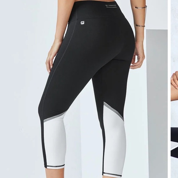 Fabletics Layce Capri Leggings Size Large - Picture 1 of 6